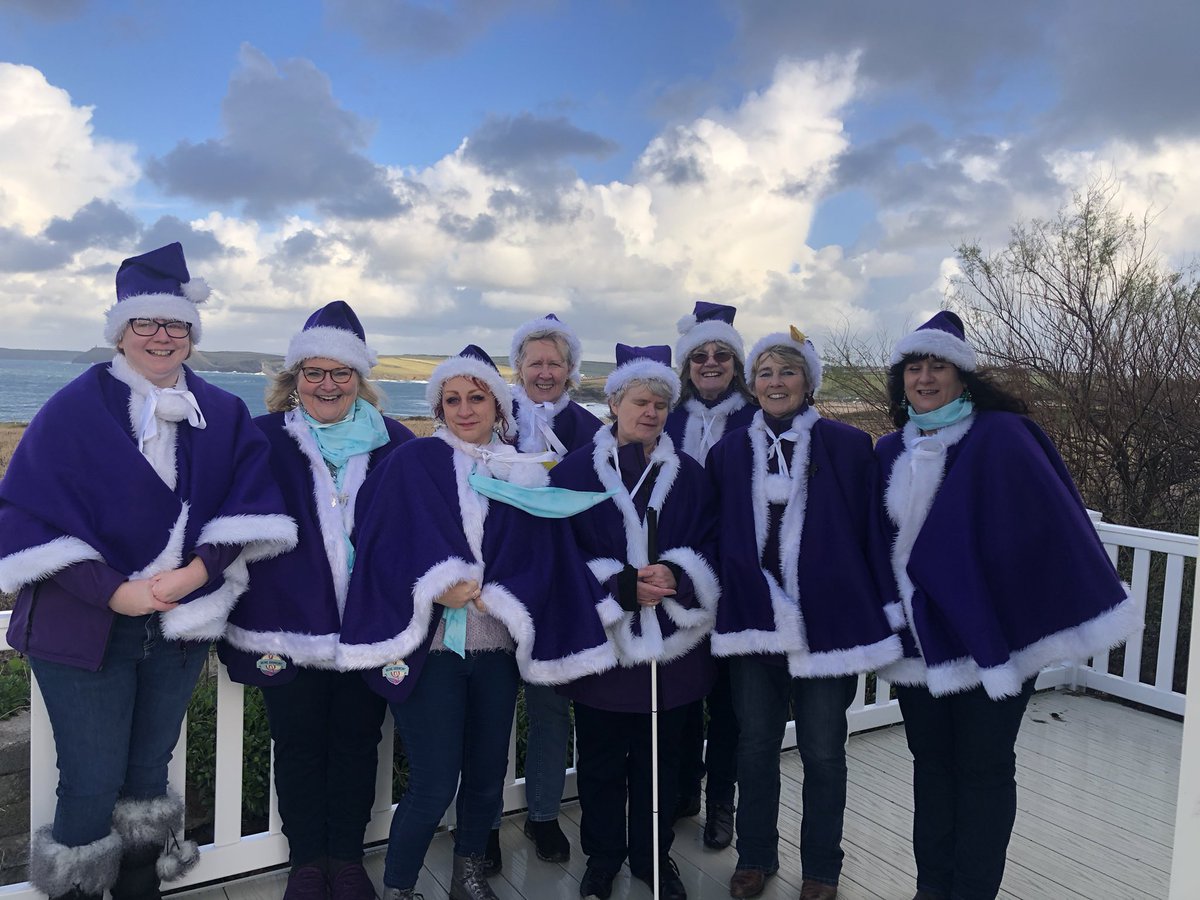 _MoreHarmony's tweet image. Talk about a singout with a view!! 😁🎄🎶 #Christmas #MoreHarmony #LABBS #JoinAChoir #ACappella