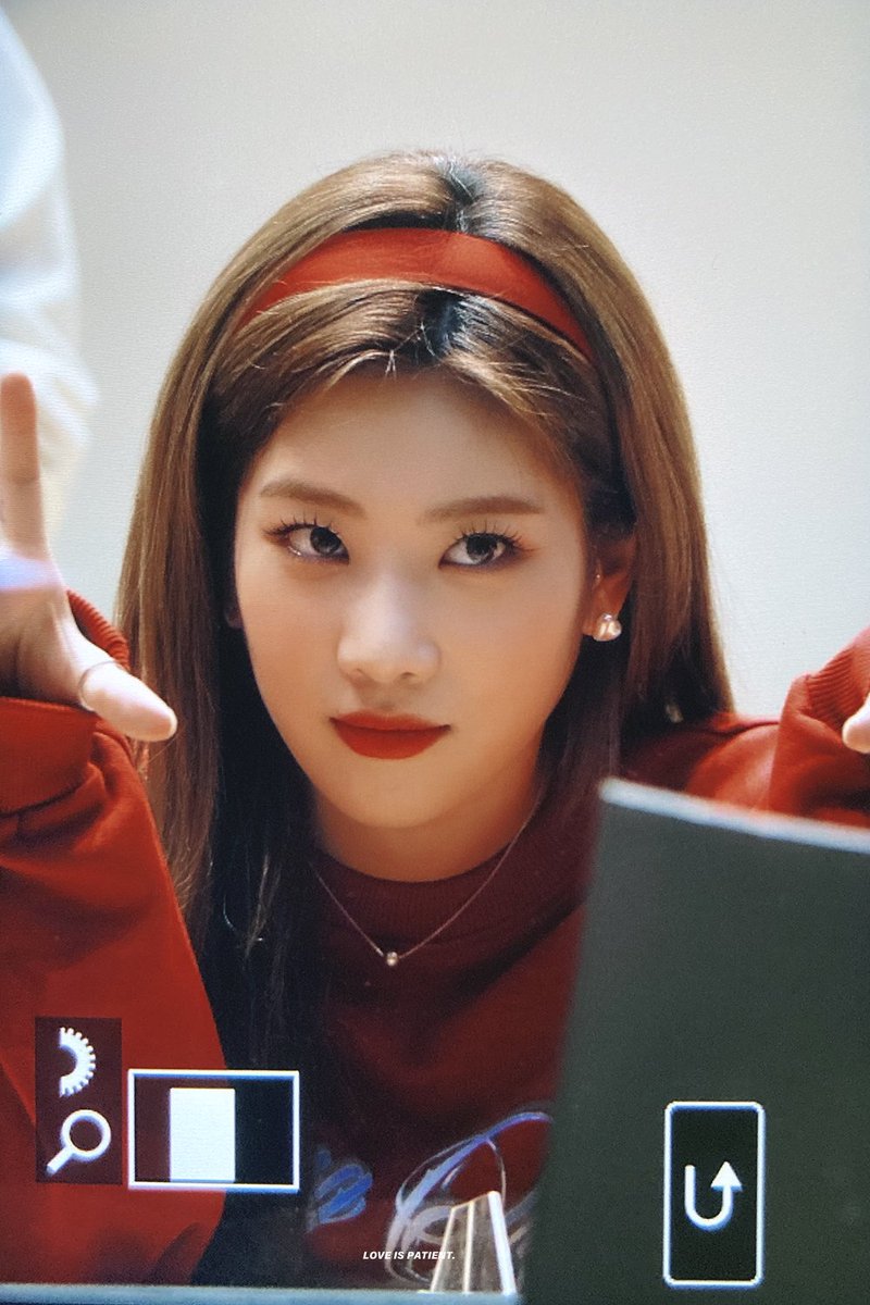 loonaphile's tweet photo. Como é que faz para morar em fotografias? Eu quero morar nestas aqui! 😭 https://t.co/SIWItFeztI