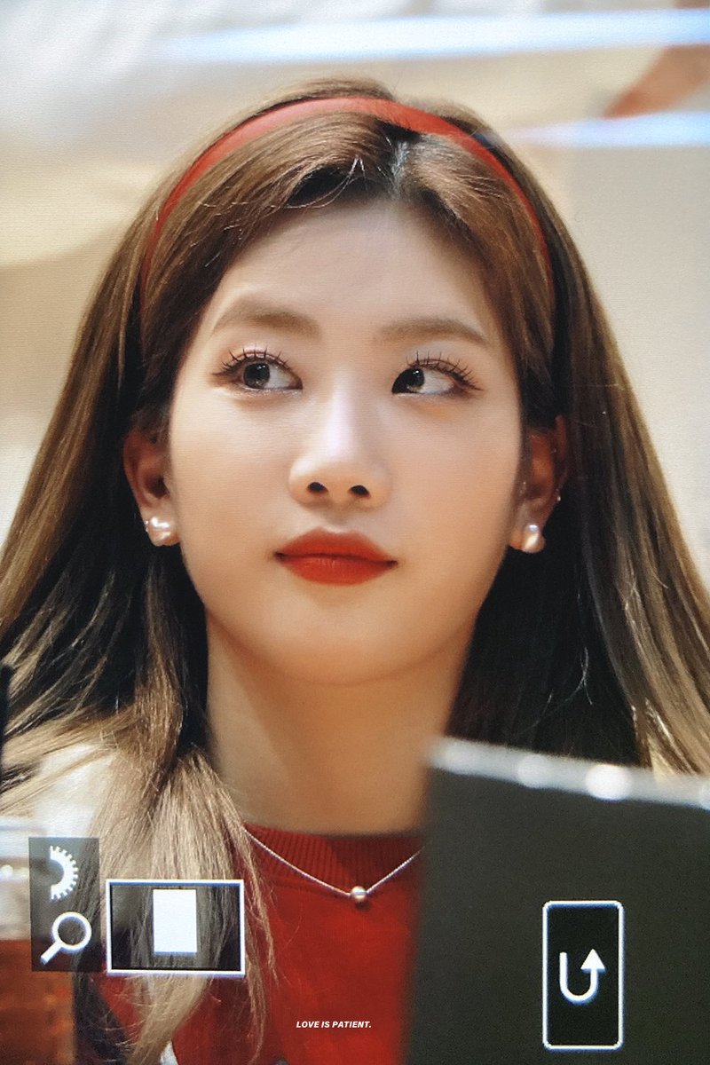 loonaphile's tweet photo. Como é que faz para morar em fotografias? Eu quero morar nestas aqui! 😭 https://t.co/SIWItFeztI