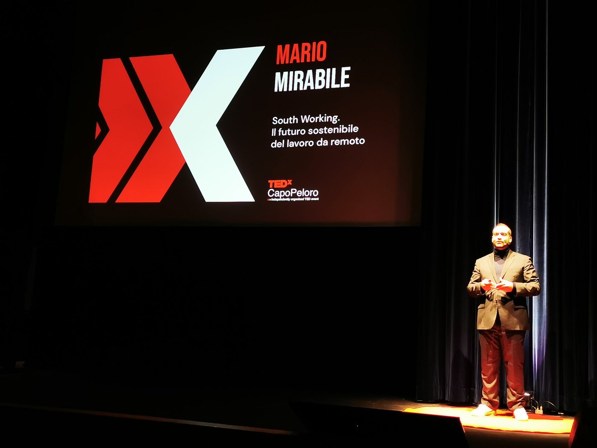Apre la terza edizione del TEDxCapoPeloro Mario Mirabile con il talk “South Working. Il futuro sostenibile del lavoro da remoto”.
#TEDxCapoPeloro #Messina #TEDxMessina