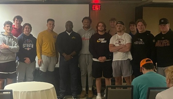 Ponies DE, pictured here with Vikings Hall of Famer John Randle, was named defensive captain for the North All Stars. Get after it today at US Bank Stadium! #ponypride