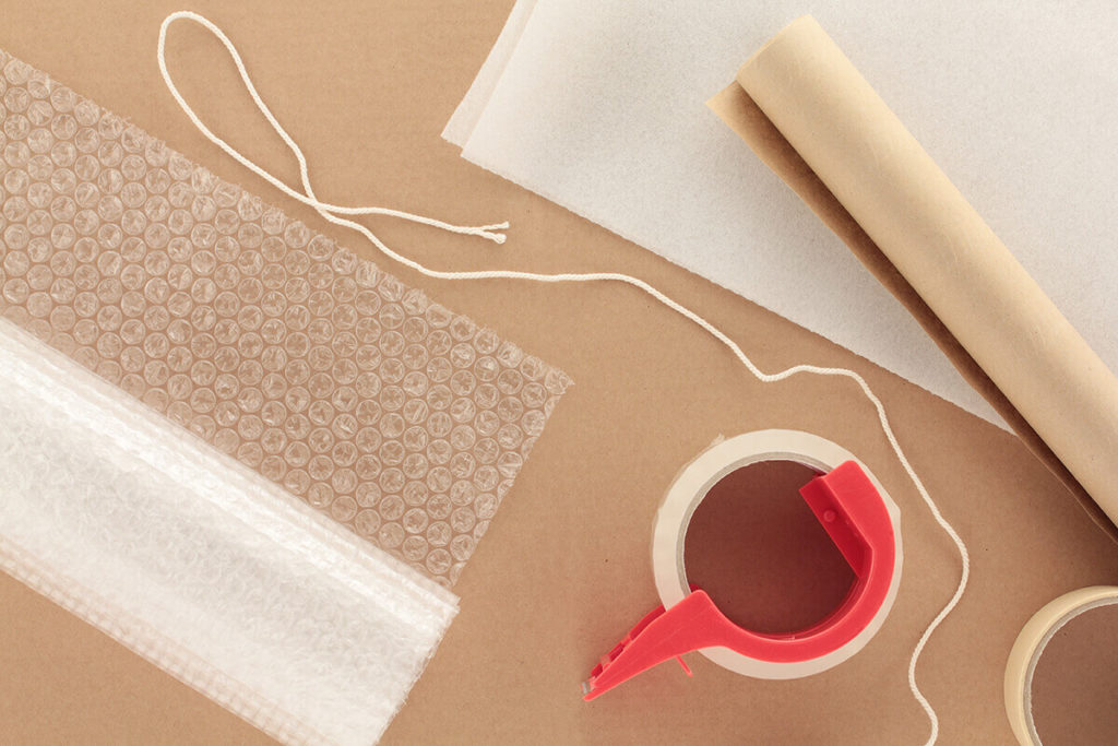 chadklaus's tweet photo. Not sure how to use your #packing paper? Check out this #moving guide for some great ideas.  https://t.co/avsjdMOKz1 https://t.co/NQsmByncMR