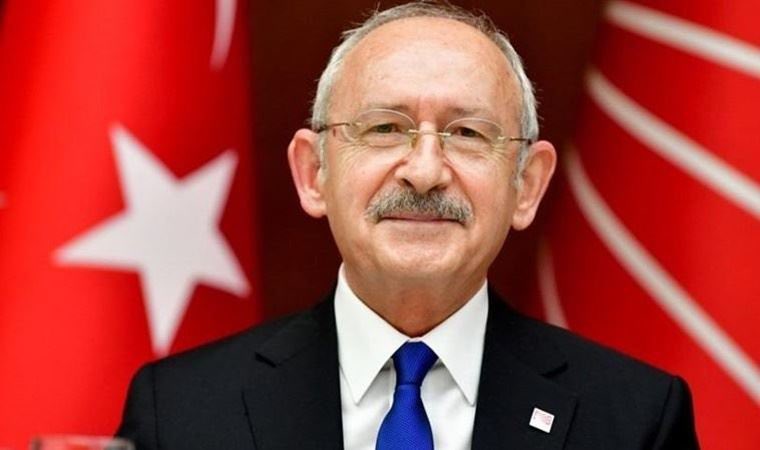 06melihgokcek's tweet photo. BOŞUNA YIRTINMA SEVGİLİ KILIÇDAROĞLU.

TABİ YAŞIN İTİBARIYLA SON ŞANSIN. ADAY OLAYIM DİYE ÇIRPINIP DURUYORSUN…

AMA DIŞ GÜÇLER SANA ADAYLIK VERMEZLER.

SEN ANCAK KULLANILIRSIN…

HADİ SENLE İDDİAYA GİRELİM…
BIYIKLARI KESMECESİNE…
VAR MISIN? https://t.co/iNvcXHIJYI