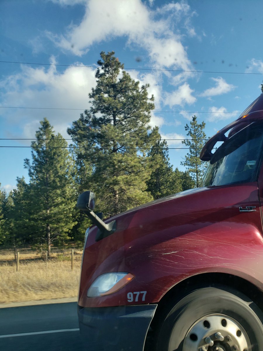 KariW1967's tweet photo. @Rosenautrans your driver nearly killed my husband and myself along with many other on Thurs Dec 2nd coming into Princeton...very scary that a semi felt to pass on double solid line in between 2 other semi's 10 seconds before those lanes were filled with traffic. Very reckless https://t.co/Ik1b7TlwWk