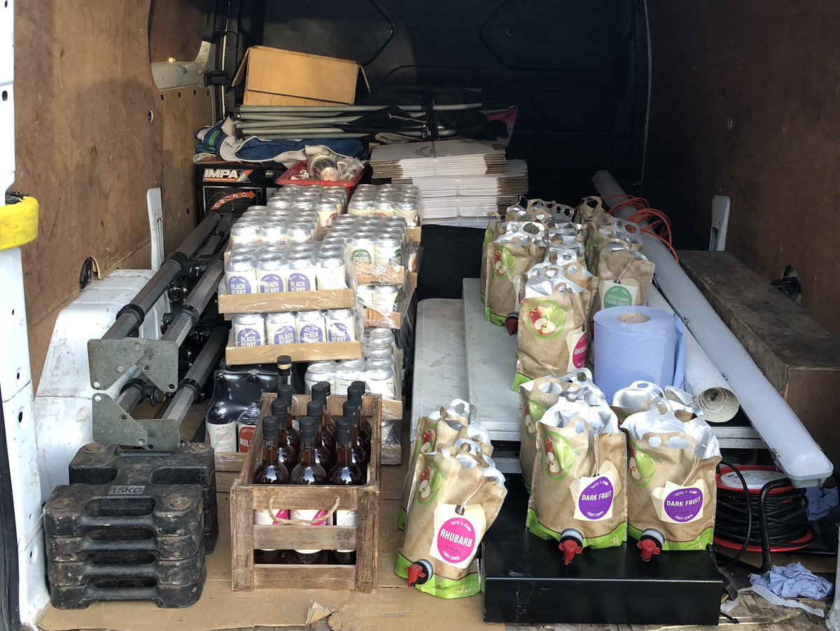 tuttsclumpcider's tweet photo. Van all loaded for Theale High Street Christmas Market from 4.30 to 7.30 today 😊 #propercider #properperry #applejuice #cidervinegar #fruitcider #icecider #mulledcider https://t.co/UysnWLaYpn