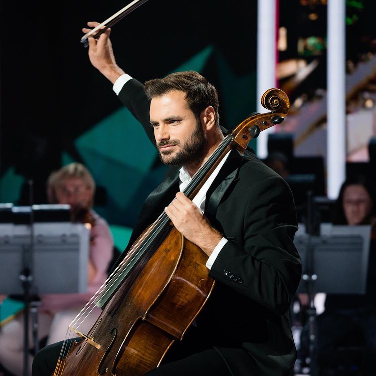 0hausercello's tweet photo. Wait for the magical moments 🎻💪 https://t.co/Q1we5yxC4E