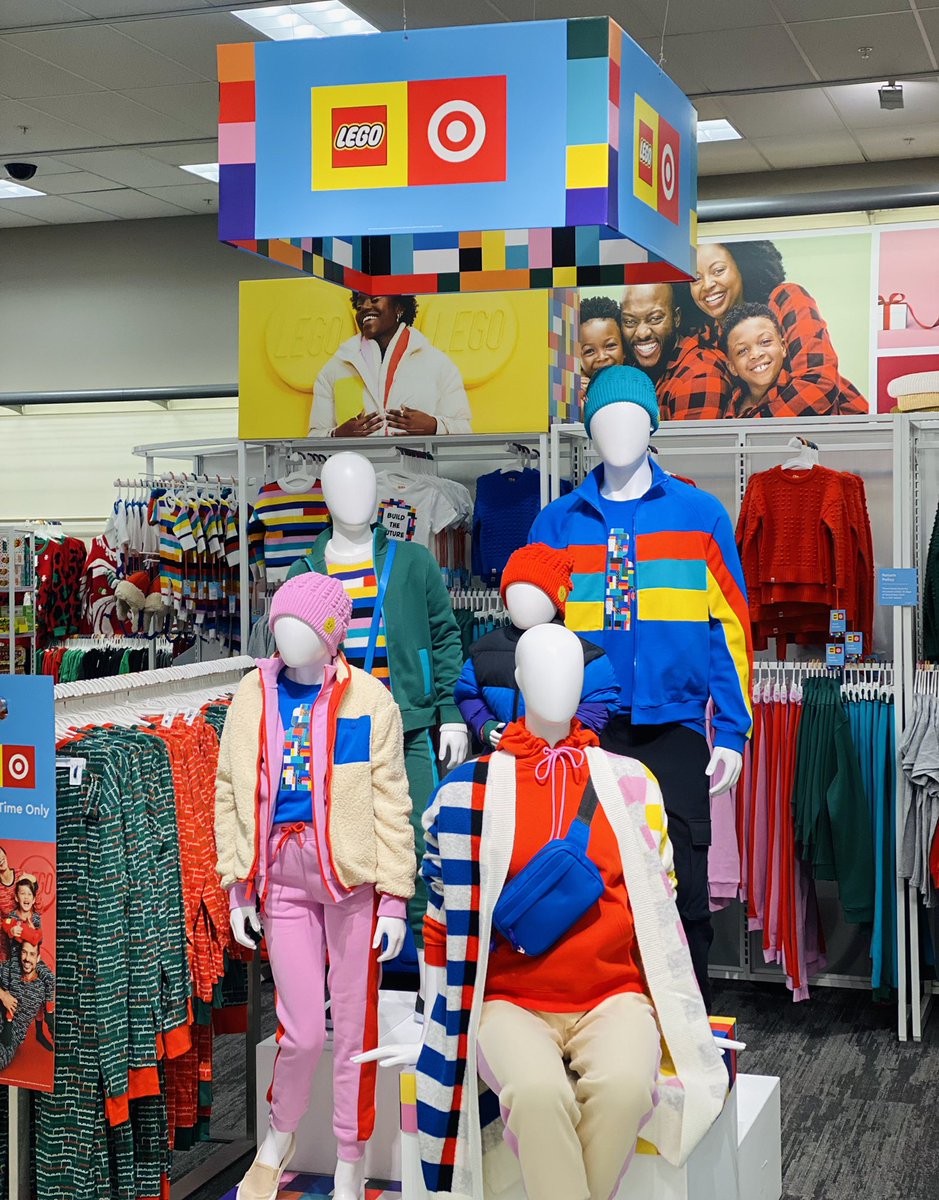 Carrie_Kay31's tweet photo. How fun and exciting is this new Lego LTO collection??? LOVE it all😍
#Q4InG194
@JPDixon77 @AshMo2357 @BenHushbeck @KevinKaminski10 https://t.co/wBI8naHC6I