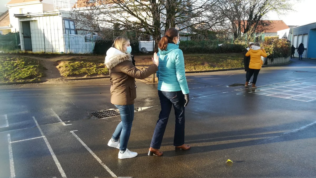 ageem2101's tweet photo. La journée académique de formation/ académie de Dijon #ageem21. Ateliers de l'après midi :un travail de réflexion autour d'outils avec Christine Leroy et Marc Gauer,puis un atelier dehors avec Agnès Golay, CPD Sciences.... Des idées, des pistes d'activités... @AGEEM_National https://t.co/ybcDjvZAnd