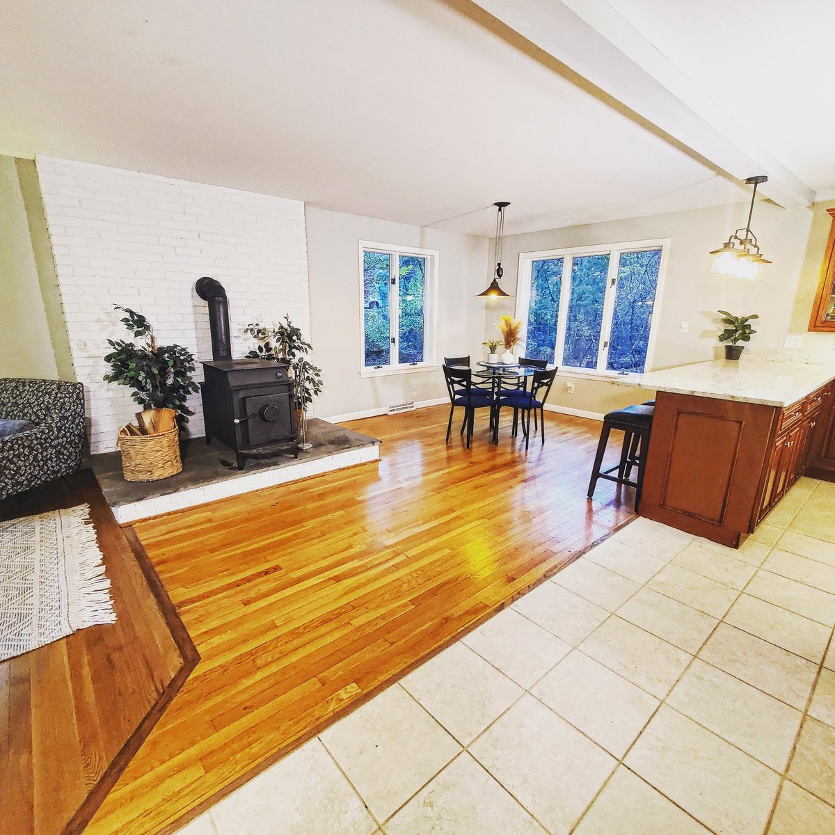 proximainvest's tweet photo. Open concept floorplan in our Norwell home. https://t.co/kxEmG3BiJH
617.921.9265
#homeforsale #southshorerealestate #residentialproperties #largelot #4bedrooms #2bathrooms #sellersoption #moveinready #vacantproperty #views #norwellhomes #massachusettsrealestate
#OpenConcept https://t.co/Qf1RrAmQyM