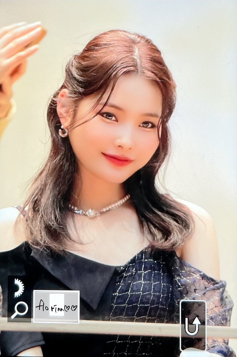florina0927's tweet photo. 211204 팬싸인회

낮잠 끝!

#위키미키 #WekiMeki #Siesta #시에스타 #강소은 #리나 #Rina https://t.co/xbFbWspEhp