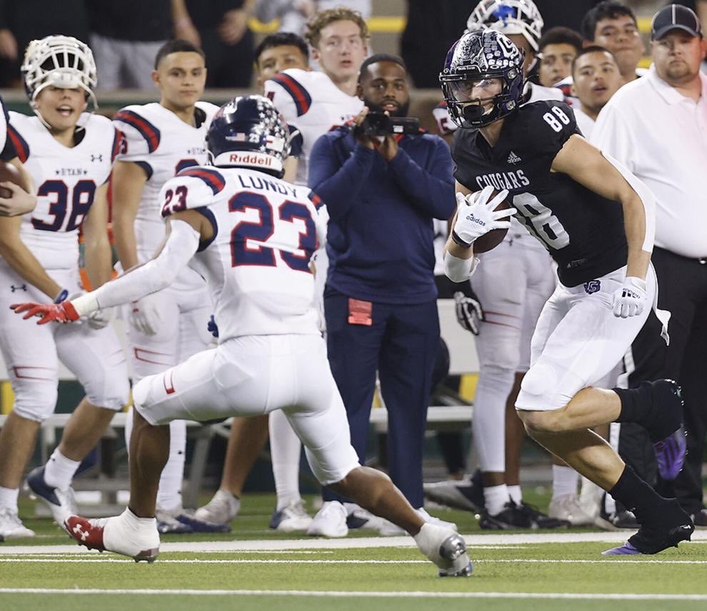 Sassy_Aggie's tweet photo. Congratulations on the W @HoustonThomas16 ! One week at a time. #statebound #thsfp π #CSHSCougars #88 https://t.co/hNu1CwtEaz