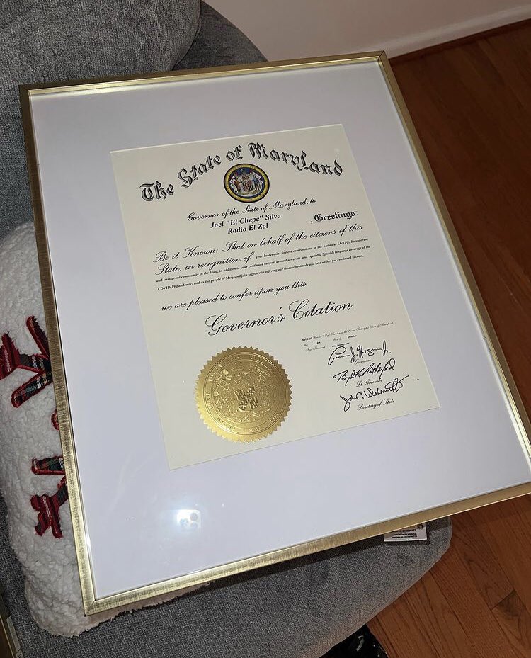 ElZol1079's tweet photo. Felicitemos a @chepeelzol 
Otro reconocimiento más!! 
Esta vez del Gobernador del estado de Maryland por su labor y ayuda durante la pandemia.  Gracias por siempre poner a tu comunidad en alto y dar lo mejor de ti!
Excelente trabajo Joel !
#mdgovernor  #recognition  #maryland https://t.co/t9OjioFhkq