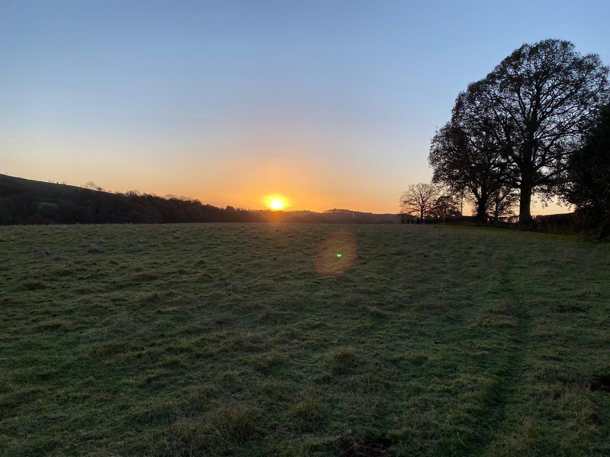 WorcSaintTweets's tweet photo. #saintswinterwalk update:

It may not look like it’s living up to its name, but it’s cold and the lads are putting in a shift and then some https://t.co/XplXilvhRp
