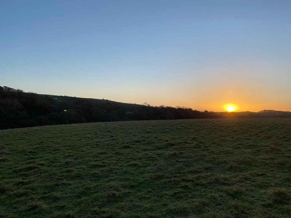 WorcSaintTweets's tweet photo. #saintswinterwalk update:

It may not look like it’s living up to its name, but it’s cold and the lads are putting in a shift and then some https://t.co/XplXilvhRp