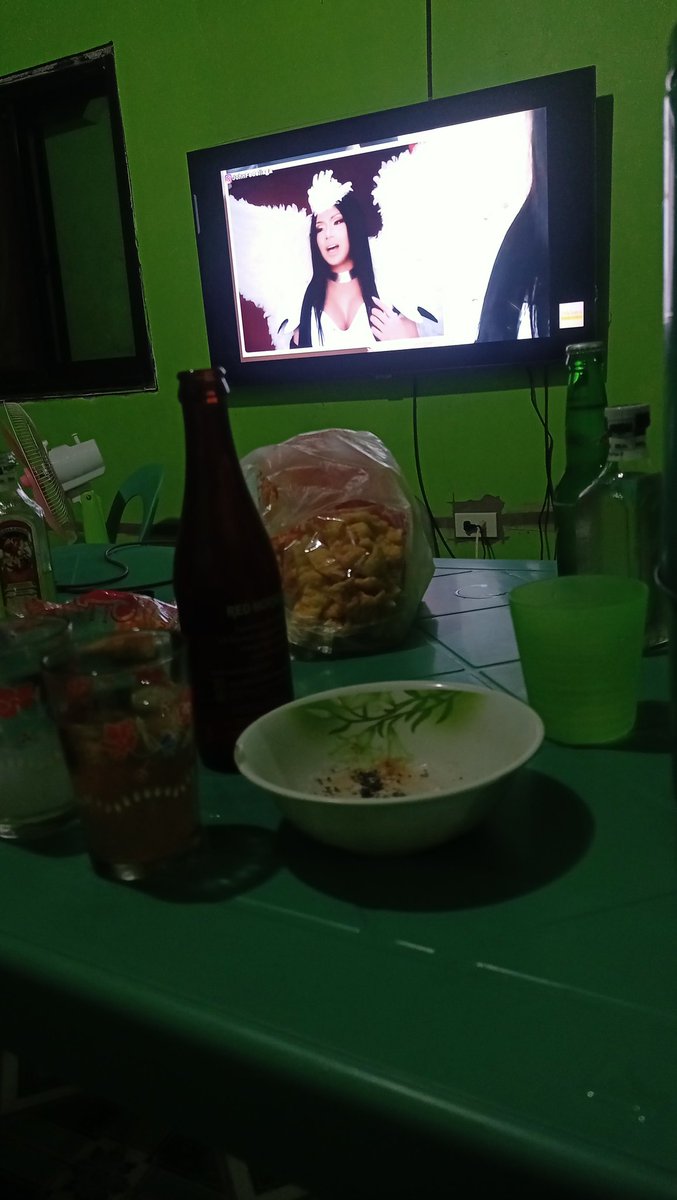 BenteSex's tweet image. #chilling ✌🏿😄❤️
#homewithfriends