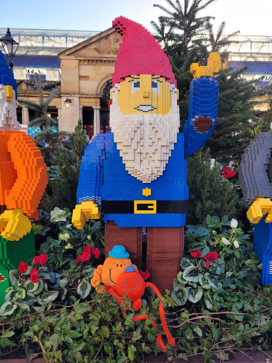 Mr_Tickle8's tweet photo. I went to @CoventGardenLDN @CoventGdnTube to tickle a @LEGO_Group elf. https://t.co/uZxXSktNx8