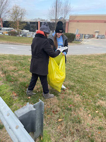 keylpclub's tweet photo. Beautiful morning to keep Charles County beautiful! https://t.co/08vAChi7Ax