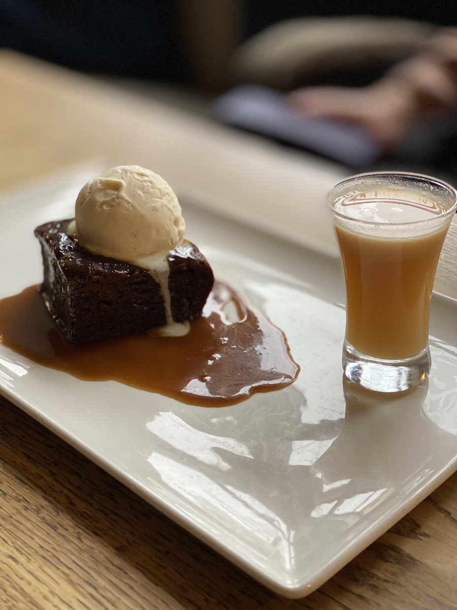 #stickytoffeepudding #toffeevodka #desserts <a href="/Marinerstrimley/">Mariners Freehouse</a>