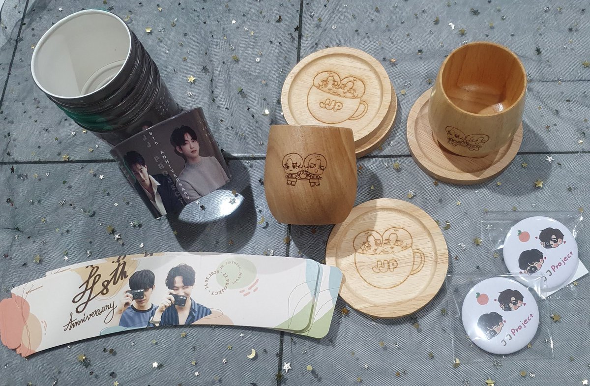 JJproject4ever's tweet photo. ขออนุญาตเปิดเคลียร์สต็อคค่ะ
⭐Set 250฿ [แก้ว+จานรอง+สตก. 1 ลาย] /ค่าจัดส่ง 50฿
⭐สตก.แผ่นละ 40฿ /ค่าจัดส่ง 20฿
⭐แถมฟรีเฉพาะของ Set ได้เข็มกลัด + Cup sleeve ทั้ง 2 แบบไปเลยค่ะ
หากสนใจรบกวน dm นะคะ🙇‍♀️

#JJproject4Ever https://t.co/sdBVBNRx2A