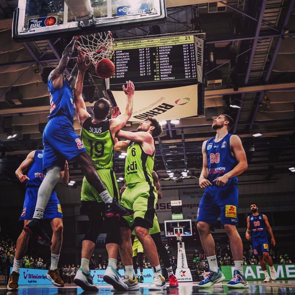 _thatbeanhead_'s tweet photo. Countin’ up my bodies, damn, the things just start to pile!! 💯✊🏾🤩😇

#InTheBible #Drake #LilDurk #Givēon #GameDay #LoveDay #EasyCreditBBL #Europe #HBG #GMB #OMS #K1X #Jordan #Nike #OverSeas #Hooper #EWYK #NBA #EuroLeague #YouTuber #GloComingSoon #DoItForTheFamily https://t.co/4iFdNFKRG8