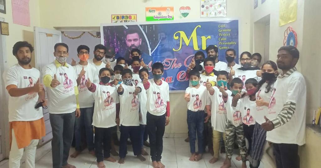 Sreeram_singer's tweet photo. To earn trophies ,money ,love ,cars,houses ,relationships is 1 thing……
But earning a fan is another ball game all together…….
Feel heavenly blessed …
Can’t wait to share all this with SRC 

#anchor_nani_yadav ⭐️……

Love you all 
Yours truly admin https://t.co/FEzlCRJpJ7