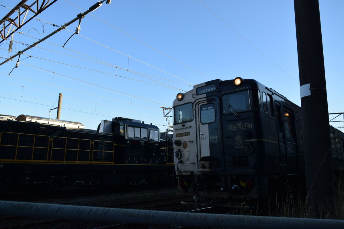 masariki_6465's tweet photo. 今日の撮り鉄
今回から一眼レフで撮影してます。DD200が鹿児島に来てるということで、見てみたらゴツイな...と感じました笑
場所 鹿児島車両センターにて
#指宿のたまて箱
#DD200
#415系
#キハ200
#Fo507
#キハ47
#817系 https://t.co/Ul357yQXyq