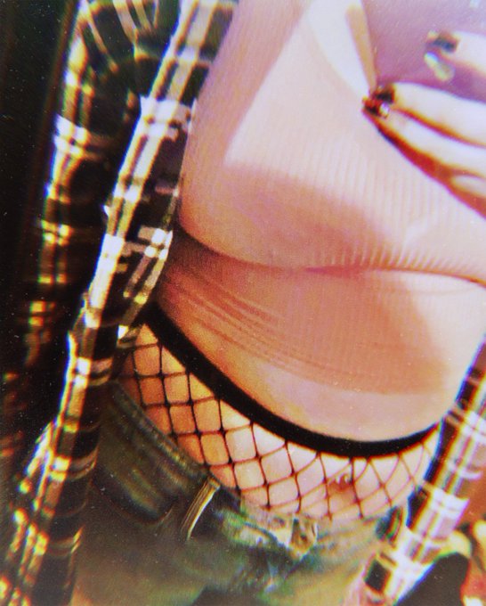 Peep my link in bio for my forbidden sites. Would love to see you there and have some fun. 😜😘💕 https://t