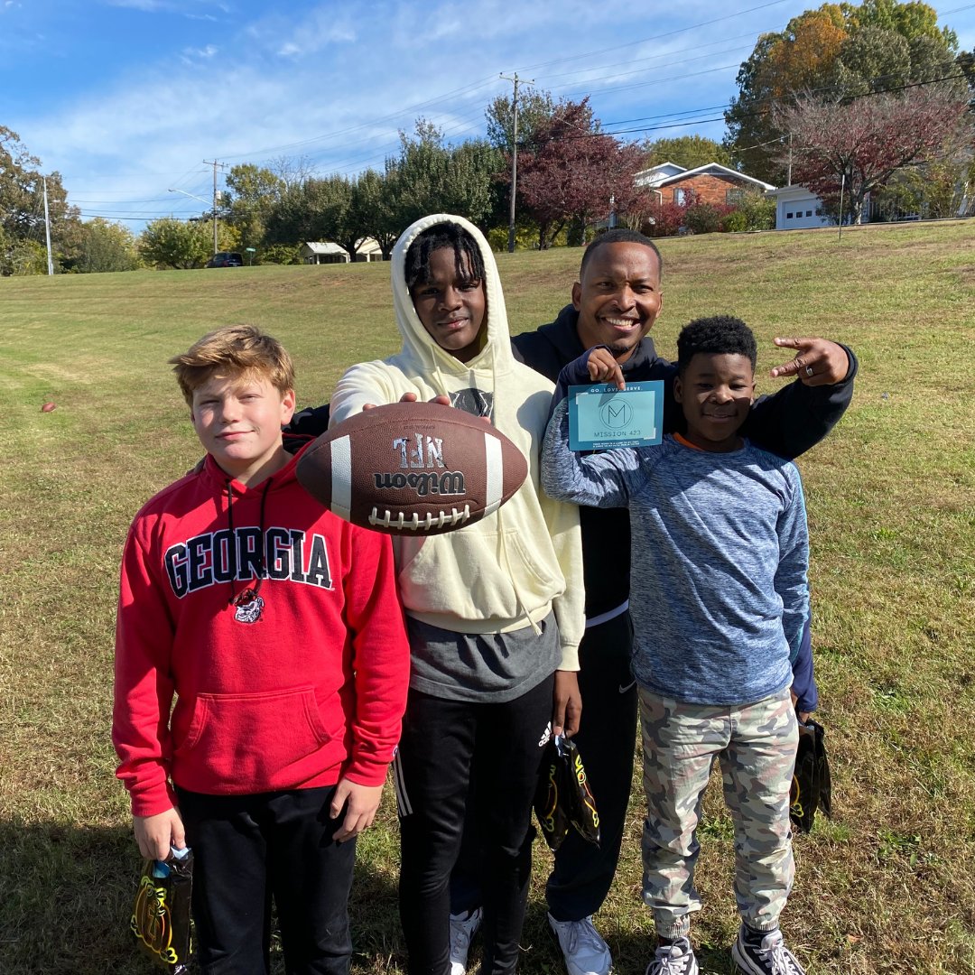 firstcleveland's tweet photo. Volunteers of the Week: Mission 423
Mission 423 serves the Cleveland community through building relationships and reflecting God's love!
#firstbaptistclevelandtn #clevelandtn #chattanoogatn #firstkids #firstcollege #firststudents #ooltewahtn https://t.co/F8NBWjpVJ5