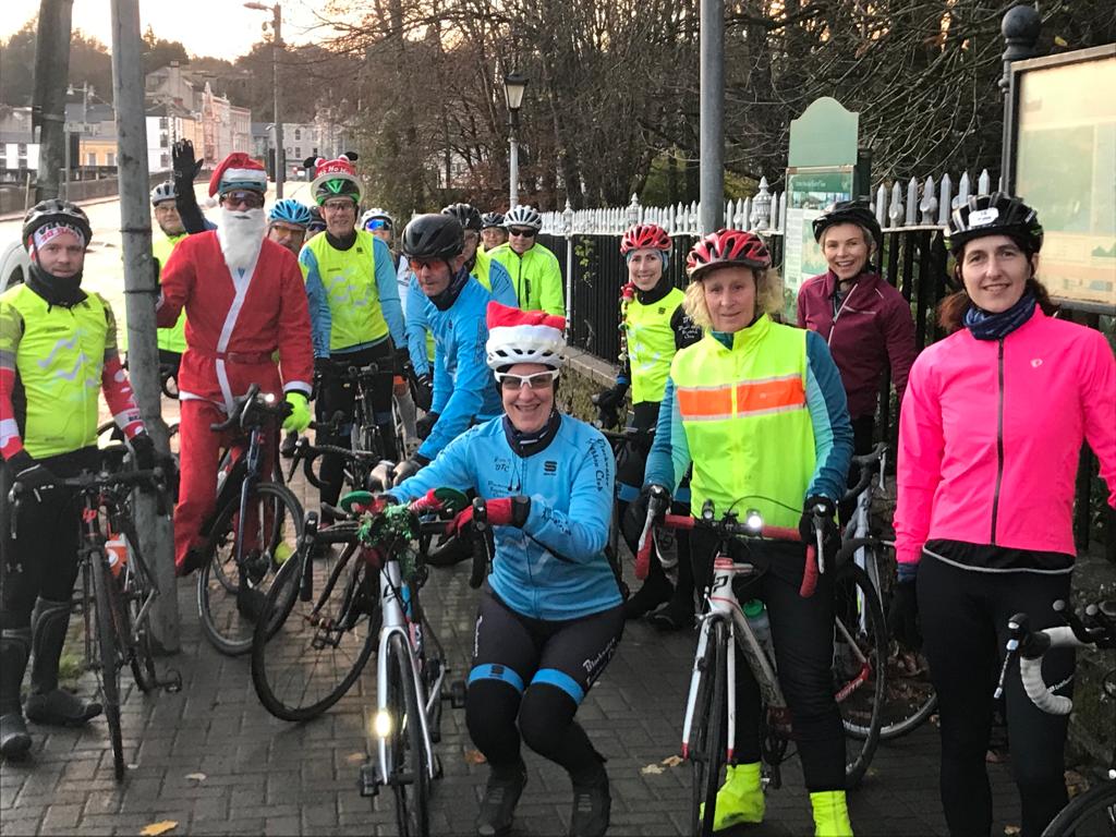 blackwatertri's tweet photo. Well done to our club cyclists taking part in Marymount Christmas Cracker cycle.Our members cycled their own 50k route this morning.Even santa 🎅 made an appearance on his bike. They all started off so clean#marymount #christmascracker #cycling #christmasspirit #christmasdressup https://t.co/PhGM1KbUJD
