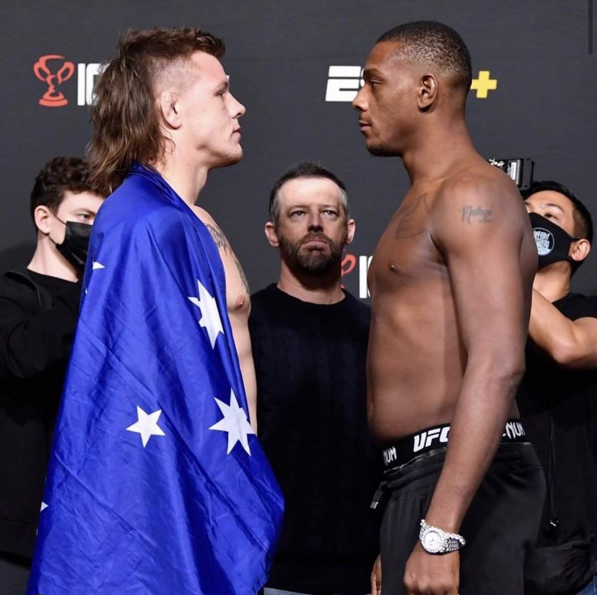 JamahalH's tweet photo. Fight Day!!! #classisinsession #ufcvegas44 https://t.co/mJ35SIgpKC