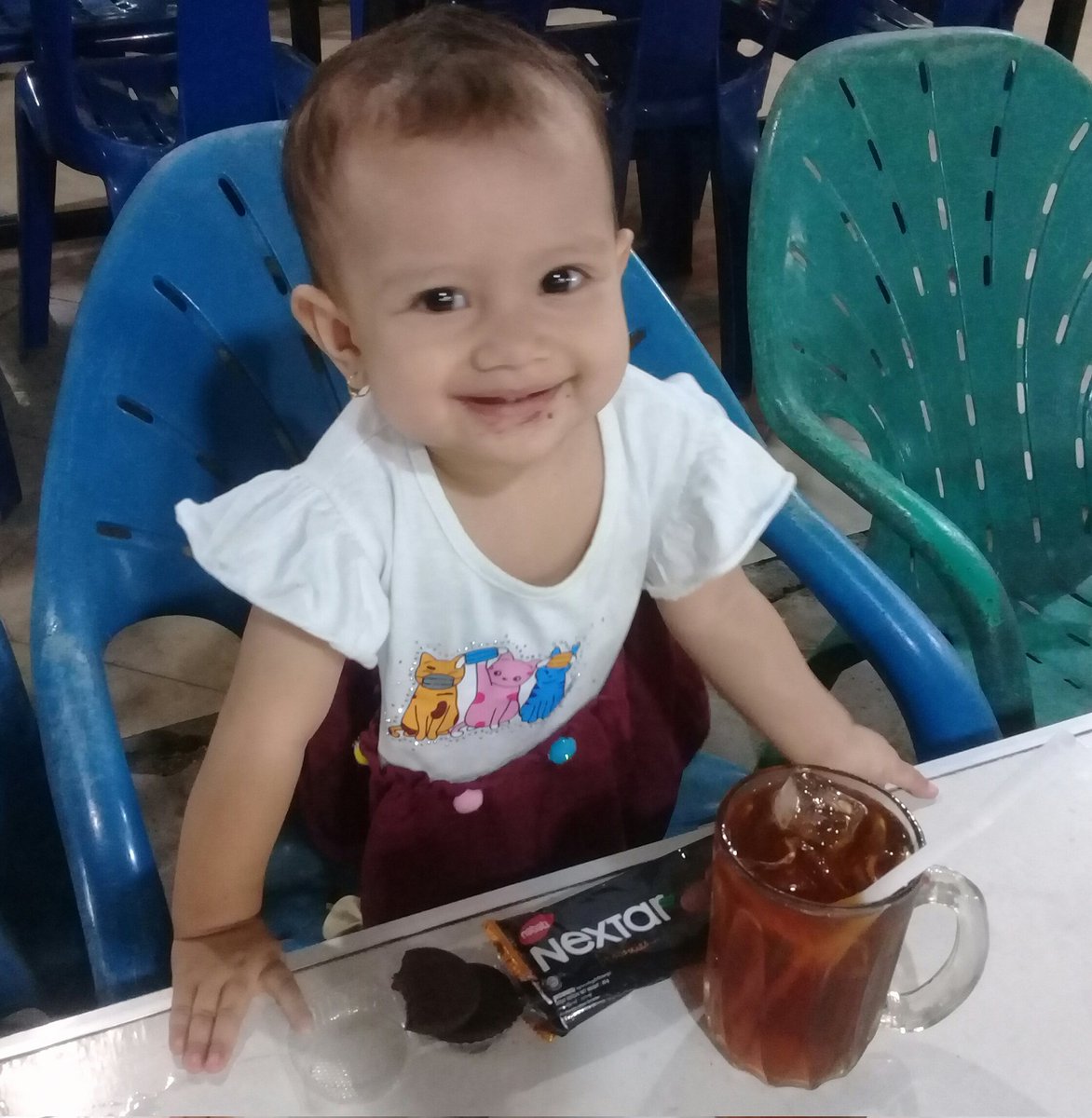 SIsaBT1's tweet photo. Es Teh dan Coklat di malam Ahad, penghujung kutika 4 Desember.

Model; @Adeeba Azen https://t.co/hFA7AnzY7k