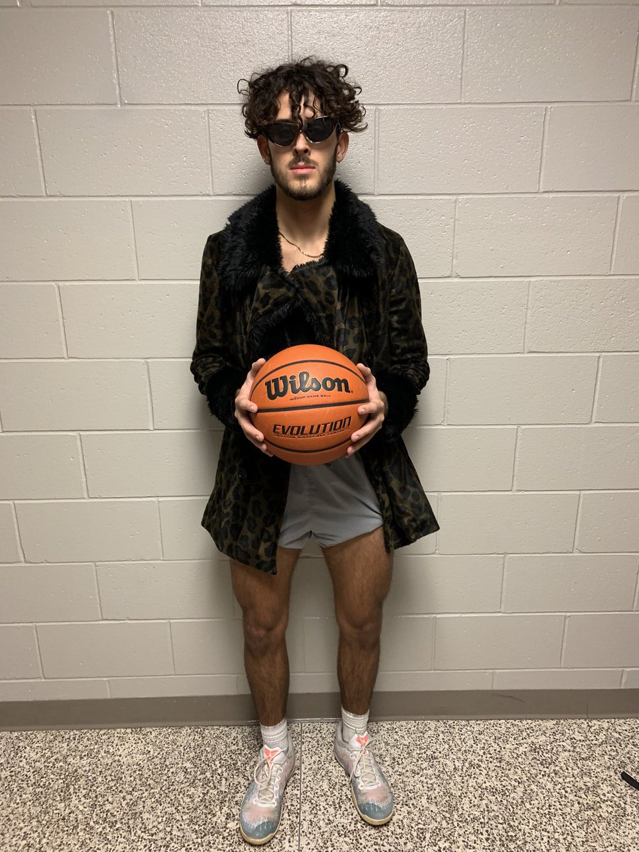 Player: Tyler (tk) Knoy
Height: 5’11 3/4ths
Weight: 180
Fun Fact: probably having car trouble
Style: shot taker