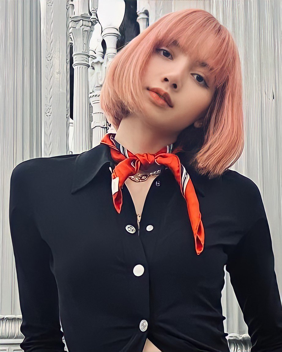 DiamondLisa_'s tweet photo. So glad you're safe now, Lisa! Stay safe! 💛

I vote #MAMAVOTE #lisa https://t.co/5LtM7yxj53