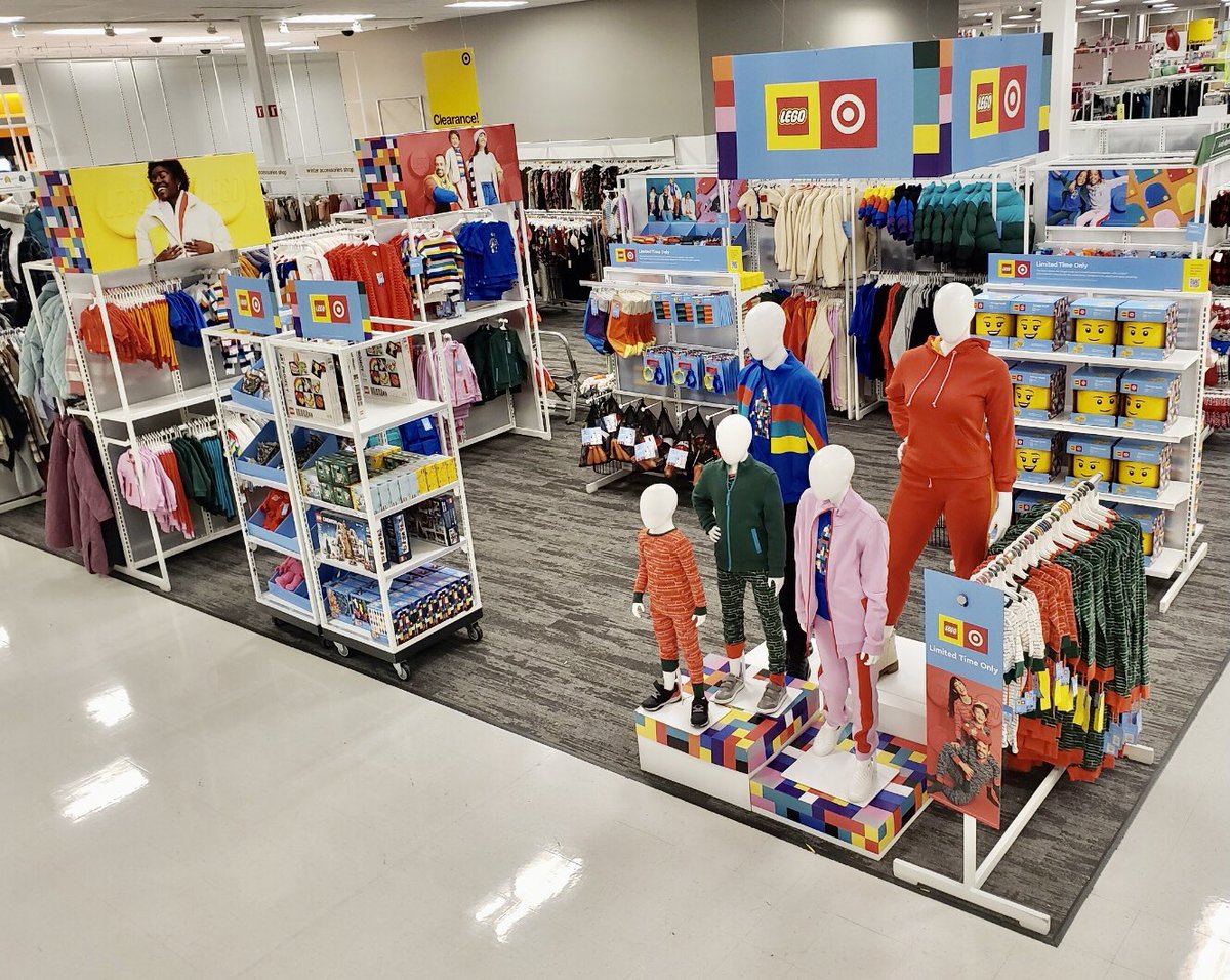 The #LEGO Collection x Target is set and ready to inspire our guests during the holiday season at #T0927 🎯 HUGE shoutout to my #SpecialtySales team for bringing this set to life! #OneTeam #OneDream #LTO #HolidaySeason #ProudETL #Care #Grow #WinTogether <a href="/AmandaSully01/">Amanda Sullivan</a> <a href="/tonypena/">Tony Pena</a>