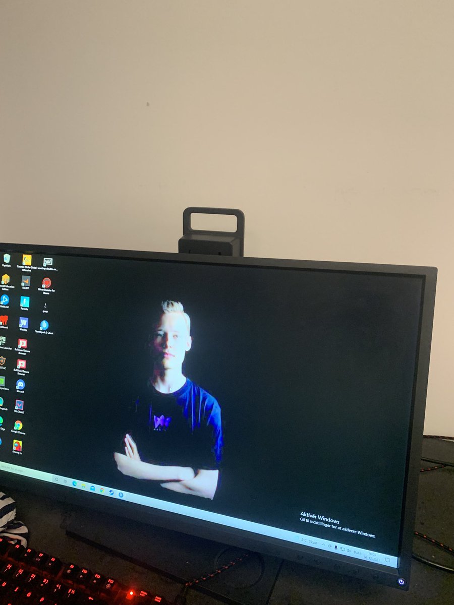 9INE kraghen tweet media