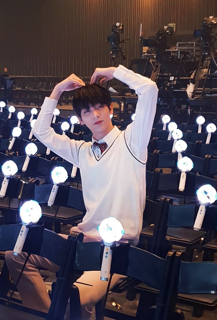 dinibinnie's tweet photo. #눈처럼_포근한_수빈이의_겨울 
#OurMiracleSoobinDay 
@TXT_members @TXT_bighit
우리 지도자 우리, aaaa 이제 당신은 매우 빠르게 커졌습니다. Soobin은 회원들과 Moa에게 정말 좋은 리더입니다. I LOVE YOU HONEY💙💙💙 https://t.co/9A7pyUxoL8