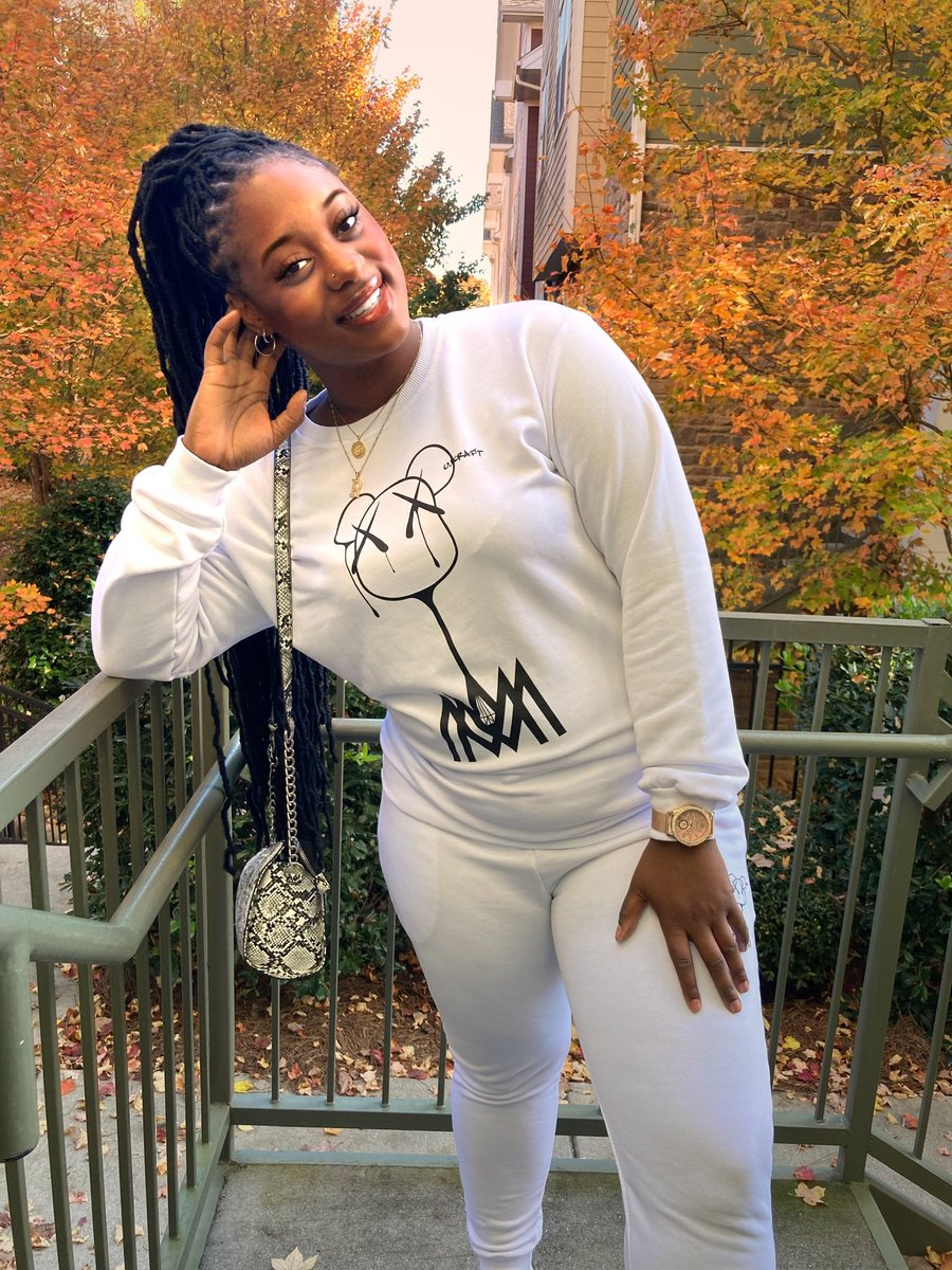 Mackable_Ry's tweet image. So sad fall is ending. But last month of the year and I’ve changed so much. God show me who I need to shed and who I need to hold onto. ❤️