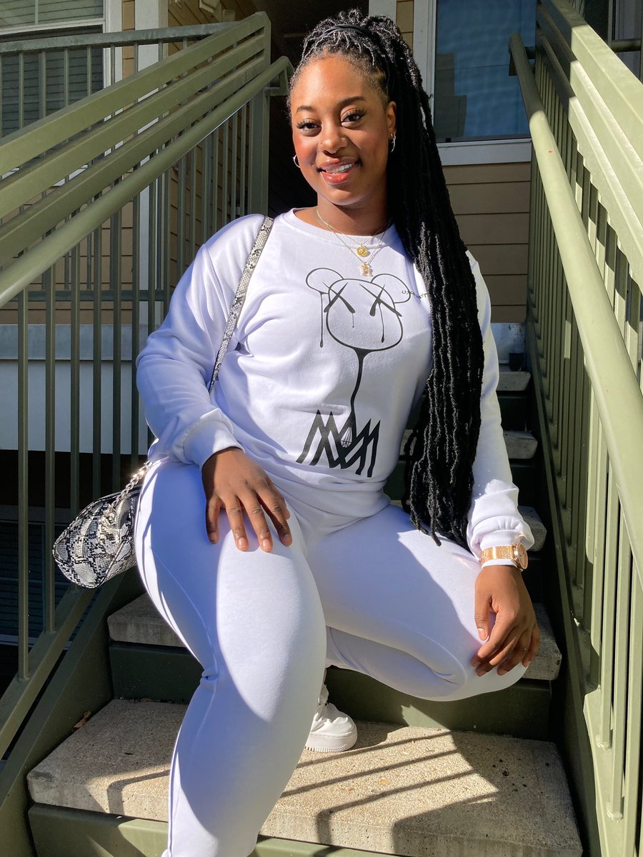 Mackable_Ry's tweet image. So sad fall is ending. But last month of the year and I’ve changed so much. God show me who I need to shed and who I need to hold onto. ❤️