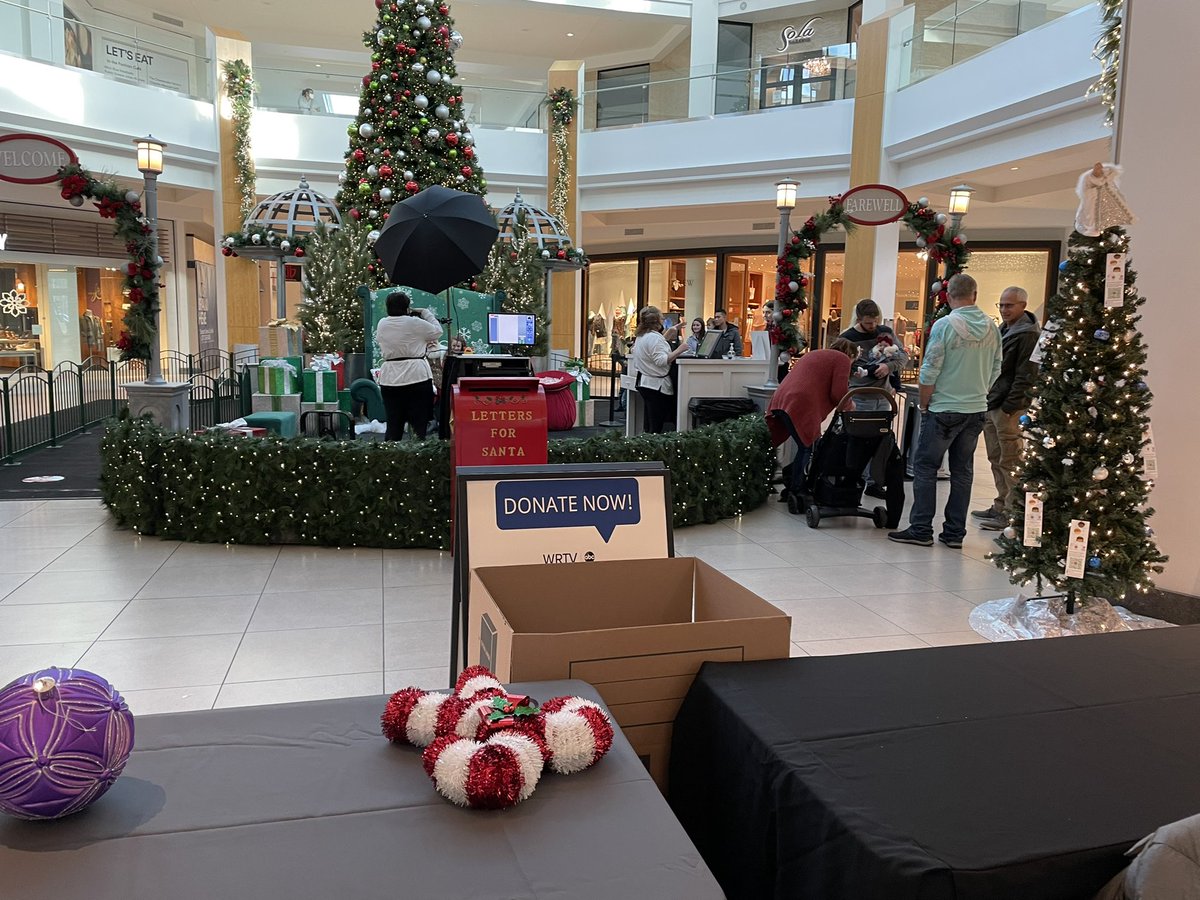 nikkidementri's tweet photo. We’re here!! Come see us from 10 a.m. to 2 p.m. 

Bring a new, unwrapped toy to the Fashion Mall or donate money online. Help us bring joy to kids across Central Indiana this holiday season! @wrtv   #WRTVToyDrive #WorkingForGood https://t.co/N9SEwFqGmP