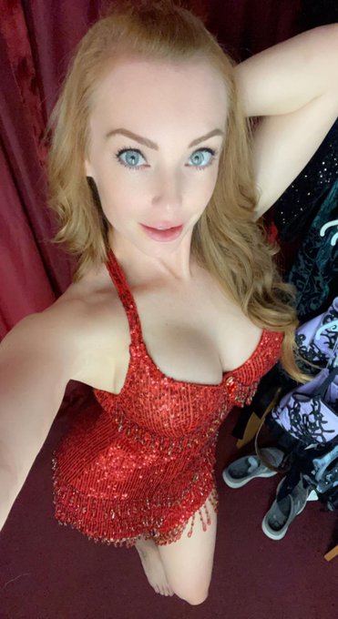 They said that red clothing catches the eye... is it working? Link in my bio, with a free trial! https://t<a href="/tag/happyhumpday"class="tags"><span>#happyhumpday</span></a>
