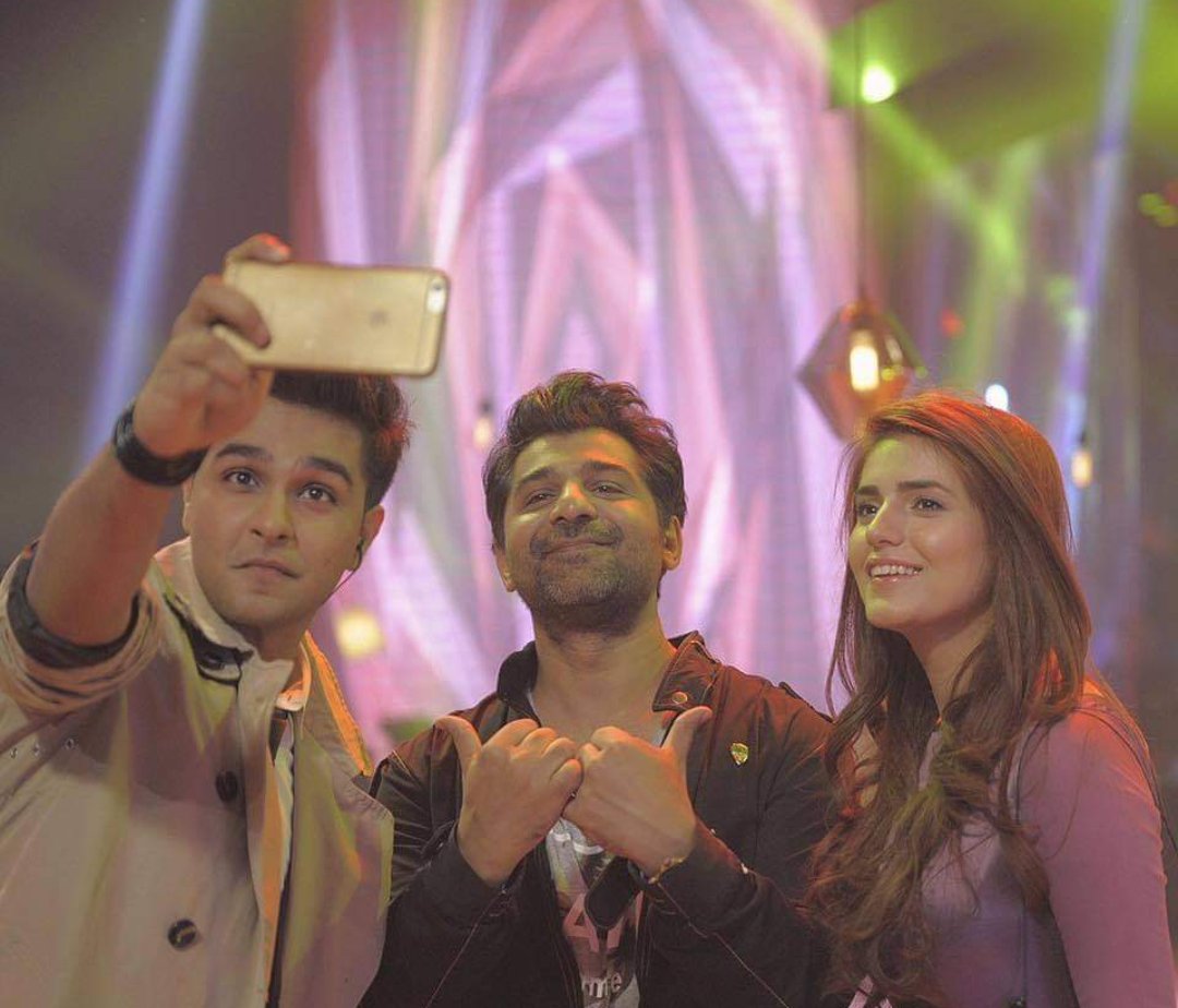 updatesasim's tweet photo. Maestros behind the hit #TeraWohPyar ✨
@AsimAzharr @MominaMustehsan @theshujahaider 

200 MILLION ON TERA WOH PYAR https://t.co/EWgj8UOXJM
