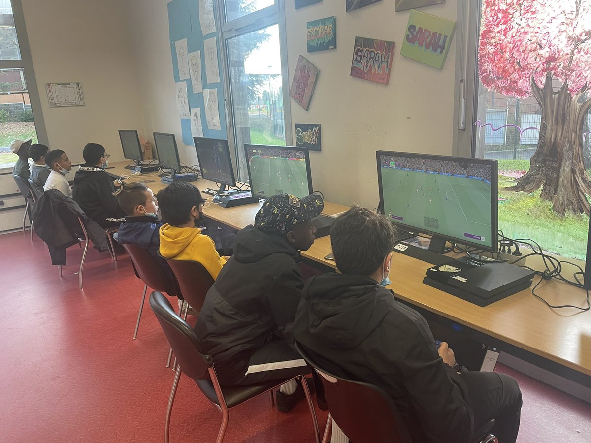 WGF_GG (@wgf_gg) on Twitter photo Aujourd’hui à <a href="/VilledeStains/">Ville de Stains</a>, les jeunes de la ville participent à un tournoi organisé par Coup2Foot.
À gagner: une qualification pour les phases finale et une chance de remporter une Playstation 5 ! Aujourd’hui à <a href="/VilledeStains/">Ville de Stains</a>, les jeunes de la ville participent à un tournoi organisé par Coup2Foot.
À gagner: une qualification pour les phases finale et une chance de remporter une Playstation 5 !