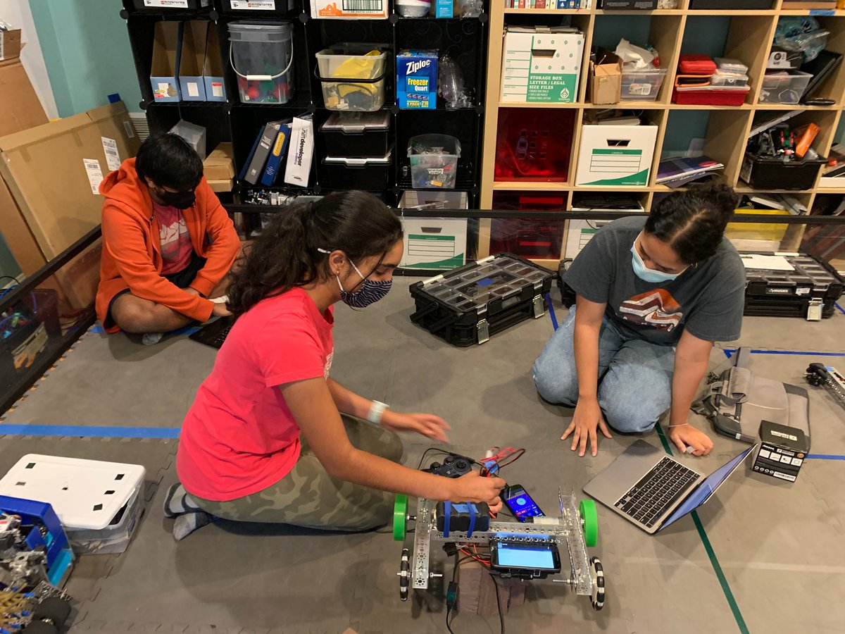AbsoluteZeroFTC's tweet photo. Getting ready for our first event today.  Good luck to all teams! https://t.co/wfVs3l7clE