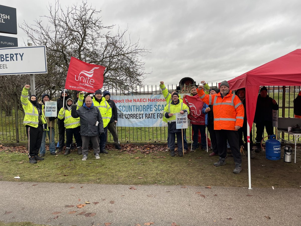 Support striking scaffolders at <a href="/Actavo_HQ/">Actavo</a> <a href="/BritishSteelUK/">British Steel</a> #Scunthorpe. 

Get in touch to send a message of support, ask your branch for a donation, and sign the petition: megaphone.org.uk/petitions/acta… 
#PayTheRate