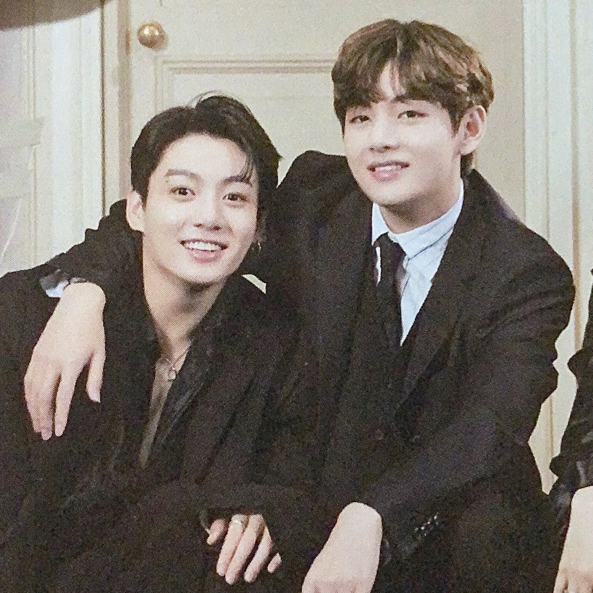 zehanfics's tweet photo. DEAR NO. ONE 
— a filo #taekook au ! 

“ i’m willing to be your own volleyball, i will always choose to land on you… “

“ … and i’m more than willing to say it out loud that you’re mine “ 

ALTERNATIVE ENDING for DEAR NO ONE AU ! https://t.co/EYXedHLSSa