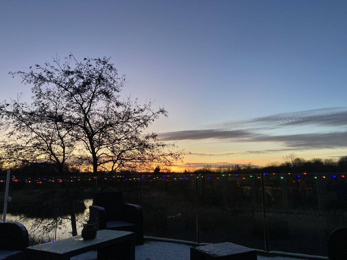 Beginning to look a lot like Christmas 🎄 #christmas #sunset #lights #snow #winter #cold #cosy #holiday #marshlandslakesidenatureretreat