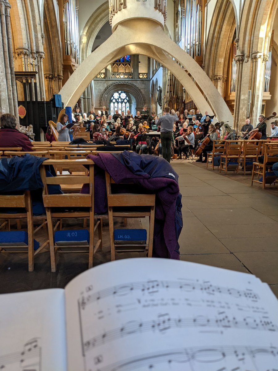 Real singing with a real orchestra. What is this? <a href="/LlandaffDOM/">Stephen Moore</a> <a href="/LlandaffCath/">Llandaff Cathedral 🏴󠁧󠁢󠁷󠁬󠁳󠁿</a> <a href="/CardiffBach/">Cardiff Bach Choir</a> <a href="/gail_pearson/">Gail Pearson</a> #vivaldi #ruttermagnificat