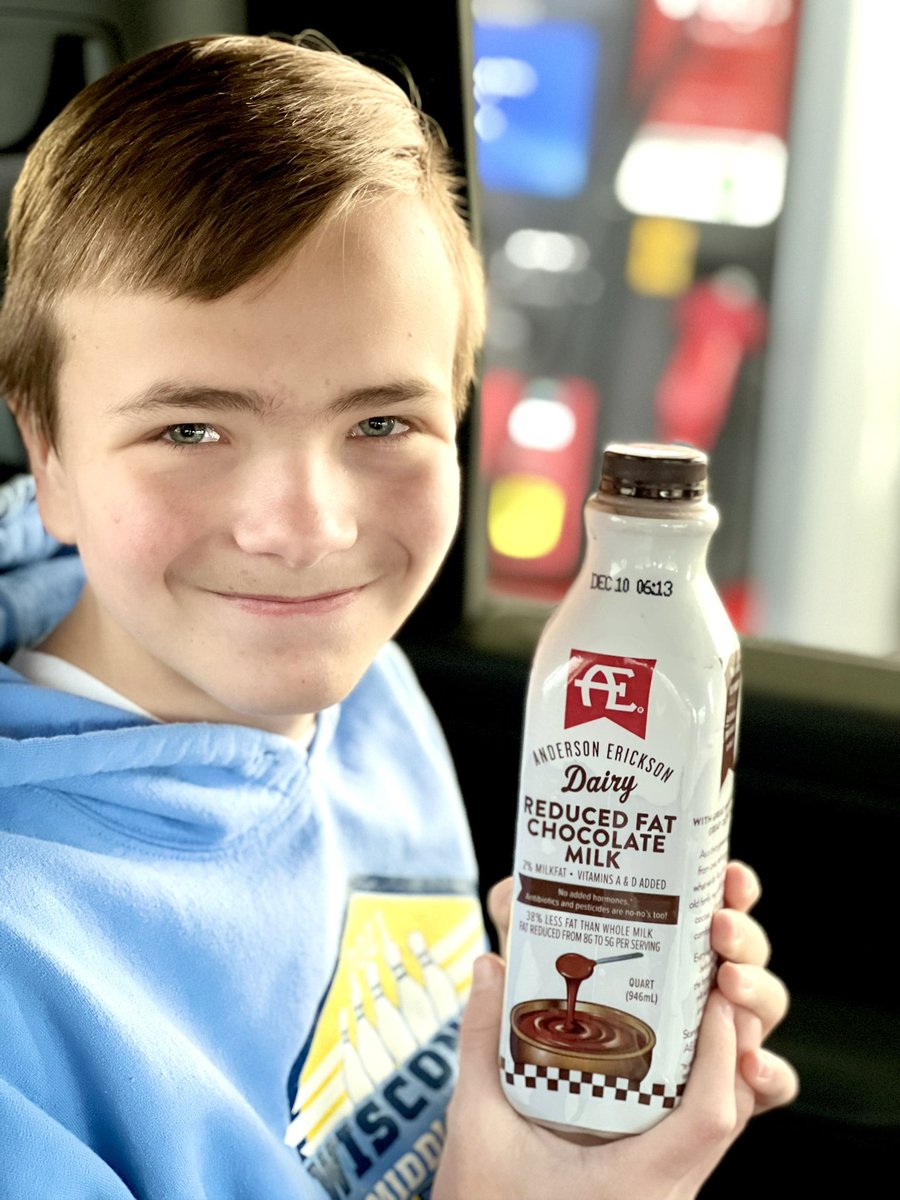 FindingX_Ervin's tweet photo. Couldn’t wait to stop for chocolate milk at an IA @caseysgenstore this morning! @AEDairy  #nothingbetter #wisconsinboy #doesabodygood #milkmustache https://t.co/kKSUg5RNzB