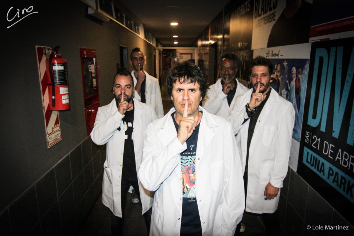 ciroylospersas's tweet photo. Feliz día al médico argentino. 
Por su trabajo fundamental en esta pandemia y siempre, pero poco tenidos en cuenta a la hora de “repartir” los presupuestos.
Porque su trabajo es muchas veces casi un apostolado. 
Porque hacen, no hablan. https://t.co/svuucJYyXN