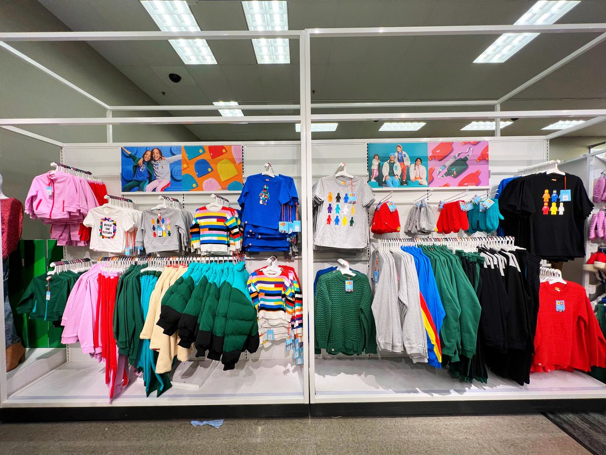 AbeFromTarget's tweet photo. Ready, set, LEGO! 🚦

The #LEGOxTarget collection is here!!!

#T1895 #Target #LEGO https://t.co/t2FtzgrIVd